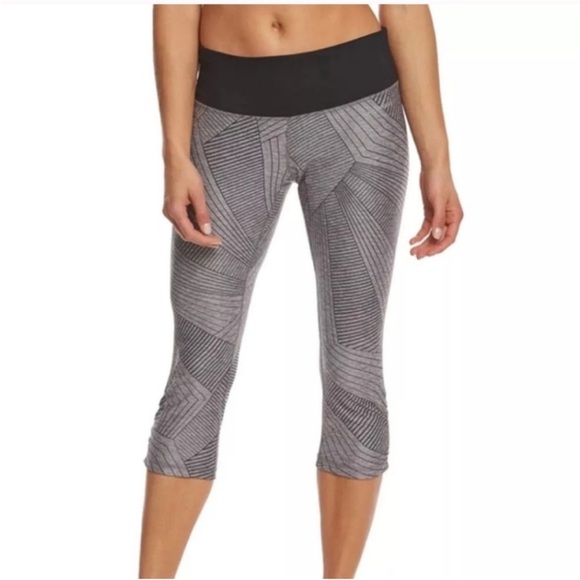 Brooks Greenlight Running Capri / Crop Tight in Gray Kasbah / Black M - Picture 2 of 8